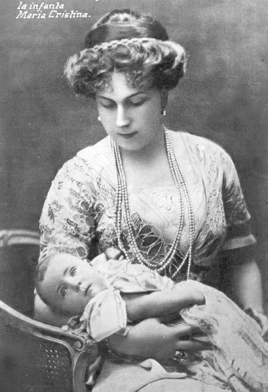 1912 (based on age of infant) Ena holding Infanta Maria Cristina